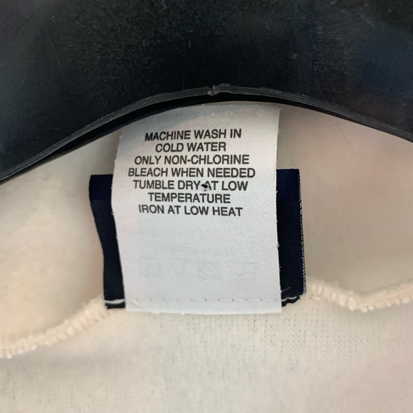 Cape Winter White never worn. CB Casuals one size. - Picture 7 of 7